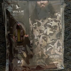 Willie Adult Costume with Bandana and Beard - Black and Gray
